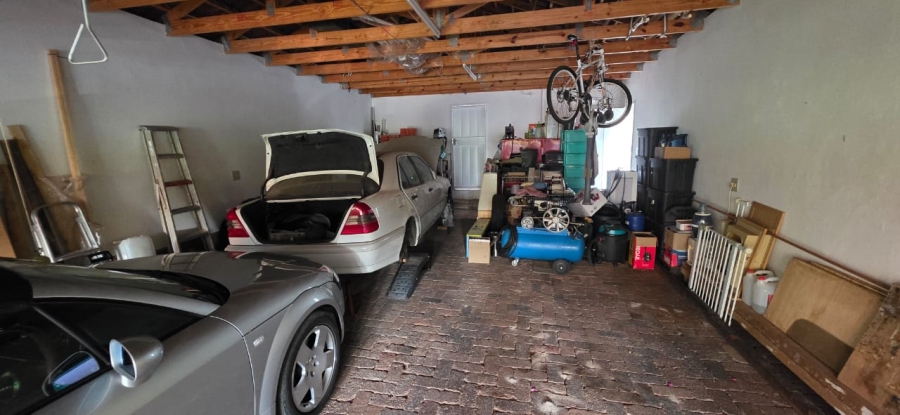 5 Bedroom Property for Sale in Wilkoppies North West